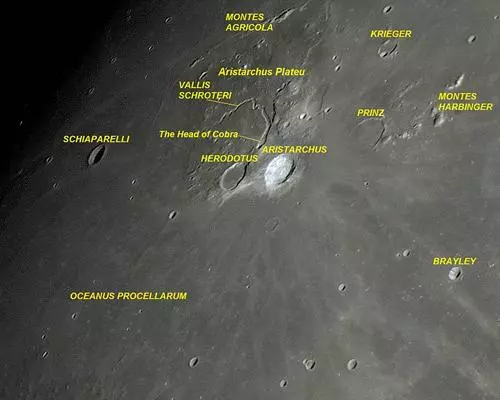 Clique para ampliar Cratera Aristarchus, o platô de Aristarchus e o grande Vallis Schröteri